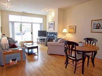 3rd image of 600 W Drummond Pl APT 518