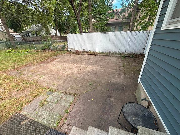 4th image of 1237 Jackson St