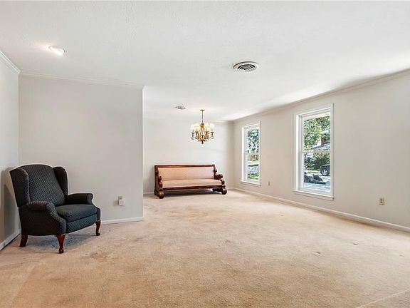 5th image of 2472 Oriole St