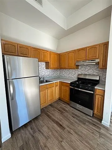 2 bed, 1.0 bath, $1,815 — Photo 4