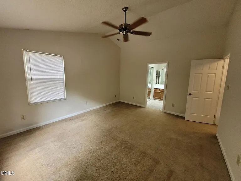 104 Corgy Dr — Photo 16