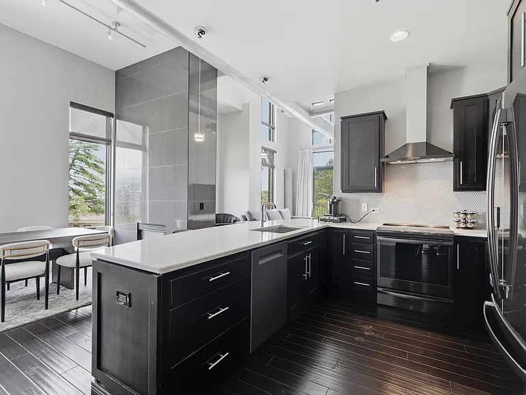 205 31st Ave N #310 — Photo 3