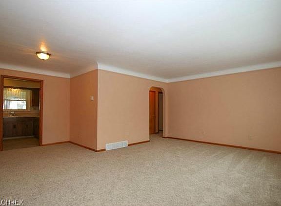 4th image of 38312 Parkway Blvd