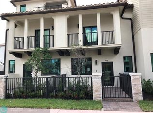 4714 NW 83rd Path, Doral, FL 33166