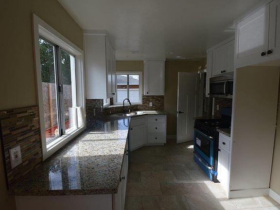 5th image of 5493 California Ave