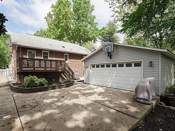 3rd image of 2536 Annalee Ave