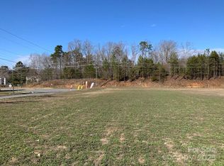 651 Niblick Dr, Gastonia, NC 28054