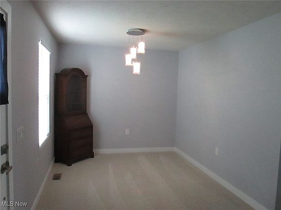5th image of 135 Eagle Cir