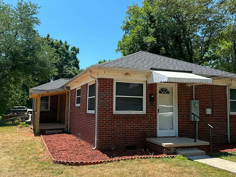626 3rd Avenue Dr SE — Photo 1