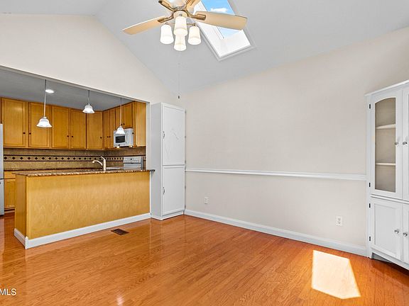 5th image of 12107 Ridgeland Dr