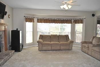 3rd image of 437 Westglen Village Dr