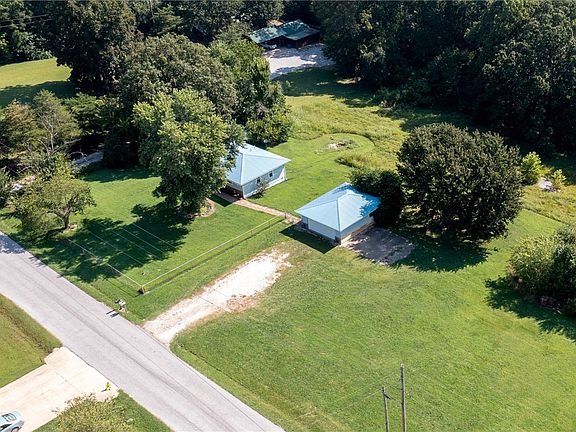 2nd image of 12656 Pioneer Ln