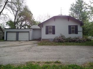 8635 Stearns Rd, Overland Park, KS 66214