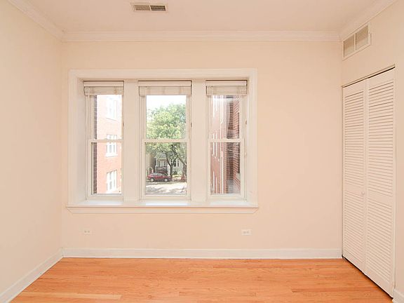 5th image of 3248 N Clifton Ave #2S