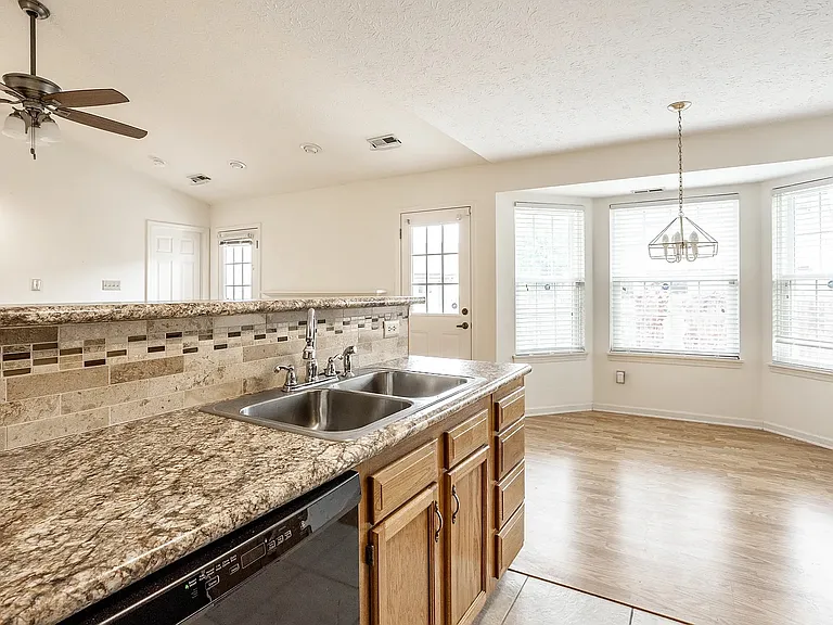 1911 Maple Park Dr — Photo 3