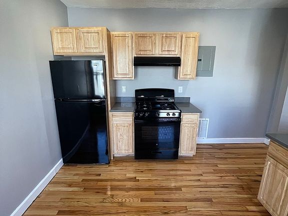 5th image of 33 W Tremlett St #3