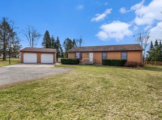 751 Chase Lake Rd, Howell, MI 48855