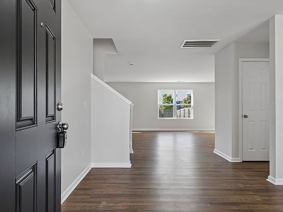 4th image of 152 Slaters Dr