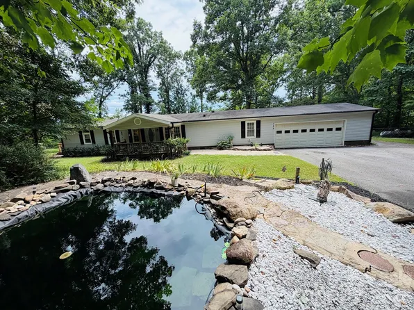 125 Red Fox Ct, Mount Holly, NC 28120