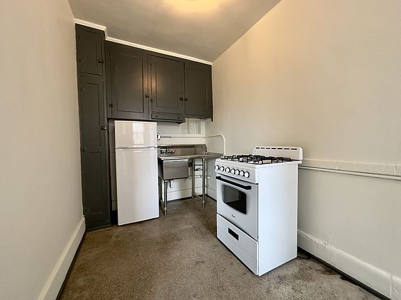 3rd image of 1050 Hibbard St #4957023