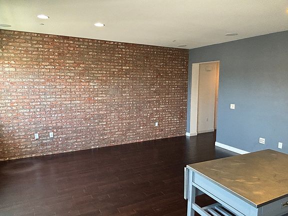 3rd image of 425 S Anaheim Blvd Unit 6