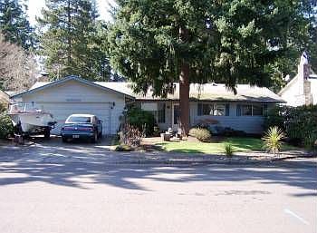 2nd image of 821 NE 174th Ave