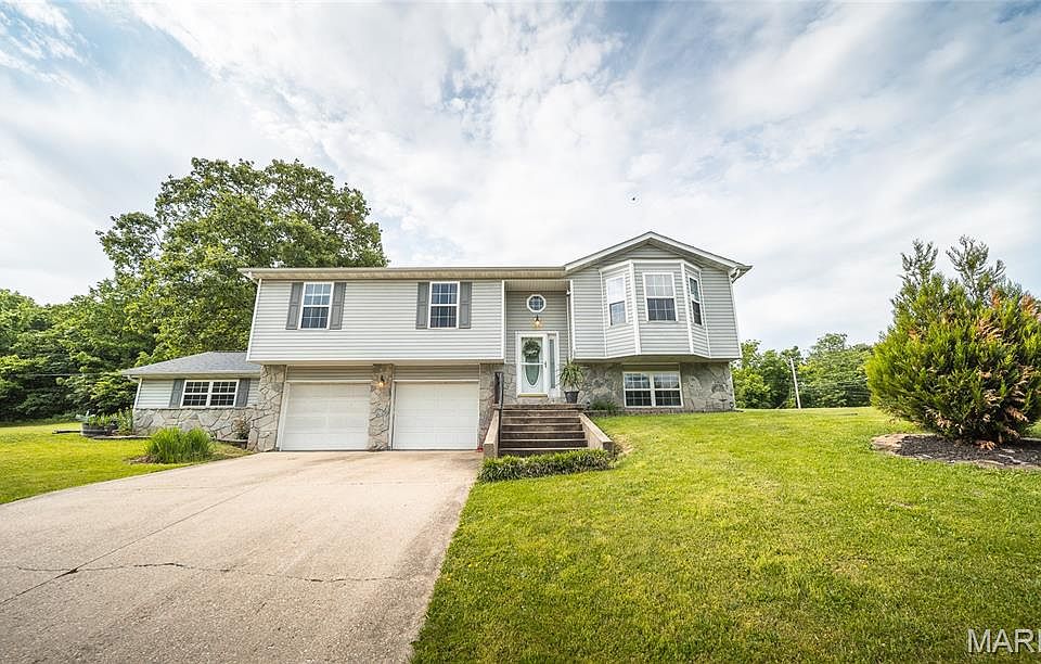 1st image of 131 Fairburn Dr