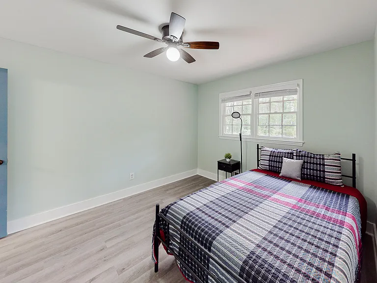 Hillside Dr — Photo 1