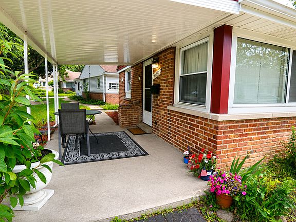2nd image of 10037 Harnew Rd E