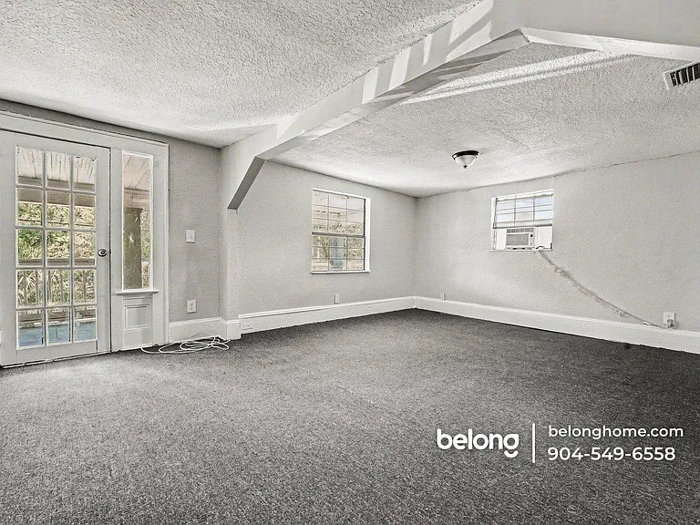 1131 Grothe St #3 — Photo 15