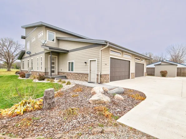 545 202nd St, Arnolds Park, IA 51331