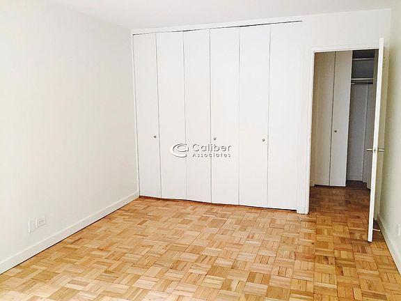 3rd image of 333 E 49th St APT 2E