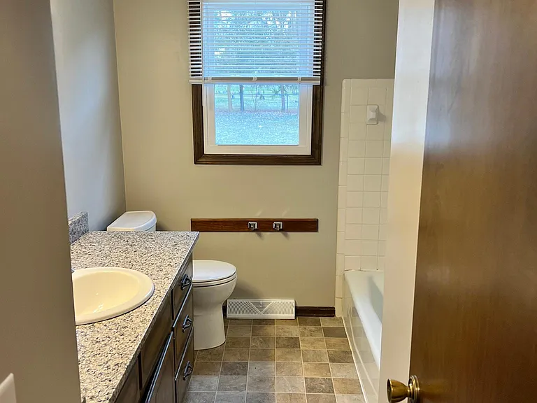 2730 Rosewood St — Photo 20