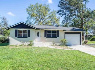 1127 Woodside Dr, Daytona Beach, FL 32117