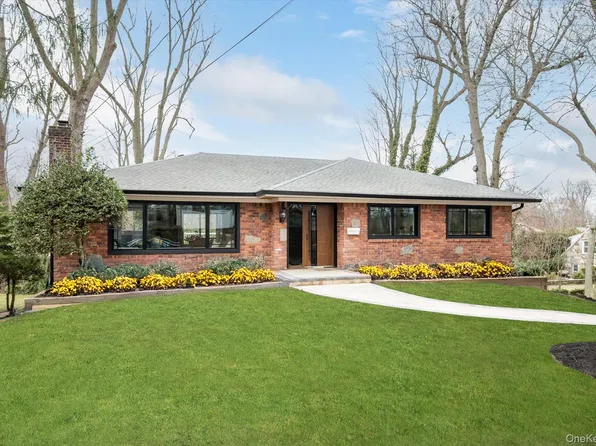 5 University Place, Great Neck, NY 11020