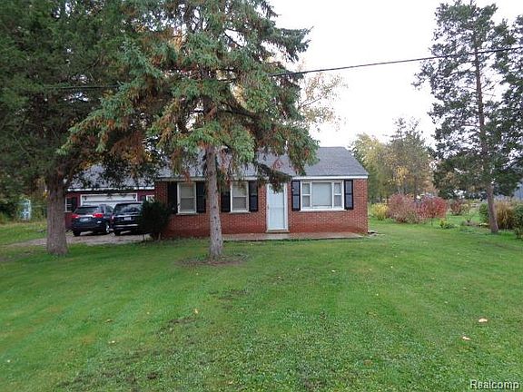 2nd image of 15937 Huron River Dr