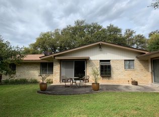 8606 Oak Ledge Dr, San Antonio, TX 78217