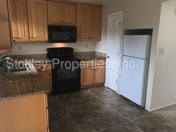 4th image of 2508 Marina Blvd