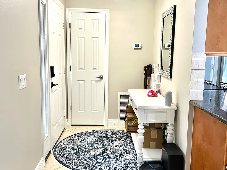943 Mendoza Blvd — Photo 3