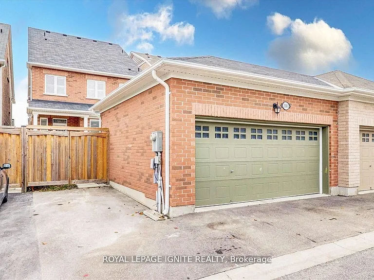 114 Lawrence Pilkington Ave #BASEMENT — Photo 19