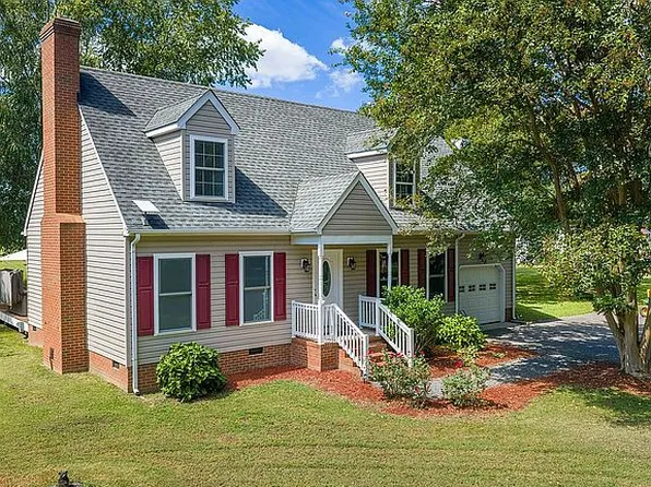 230 Chick Cove Dr, Hardyville, VA 23070