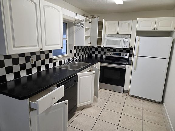 2nd image of 7002 Santa Clara Blvd