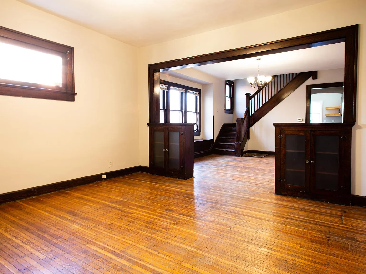 3 bed, 1.5 bath, 1800 sqft, $1,700 — Photo 2