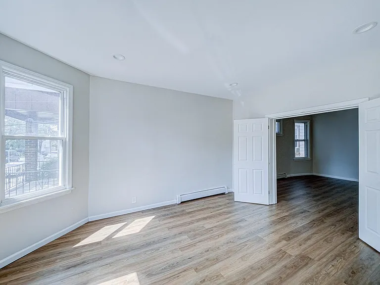 193 Clerk St #1 — Photo 8