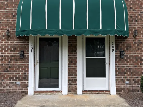 207 S Lincoln St, Benson, NC 27504