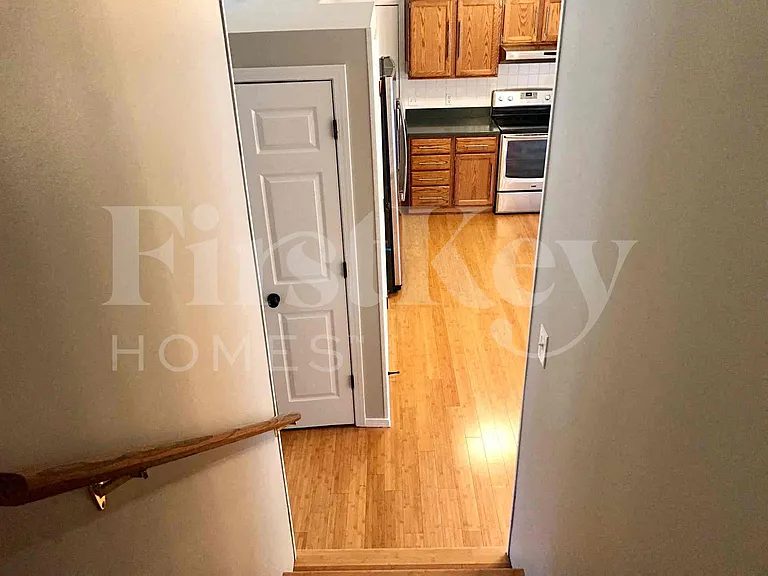 1037 Pegasus Cir — Photo 25
