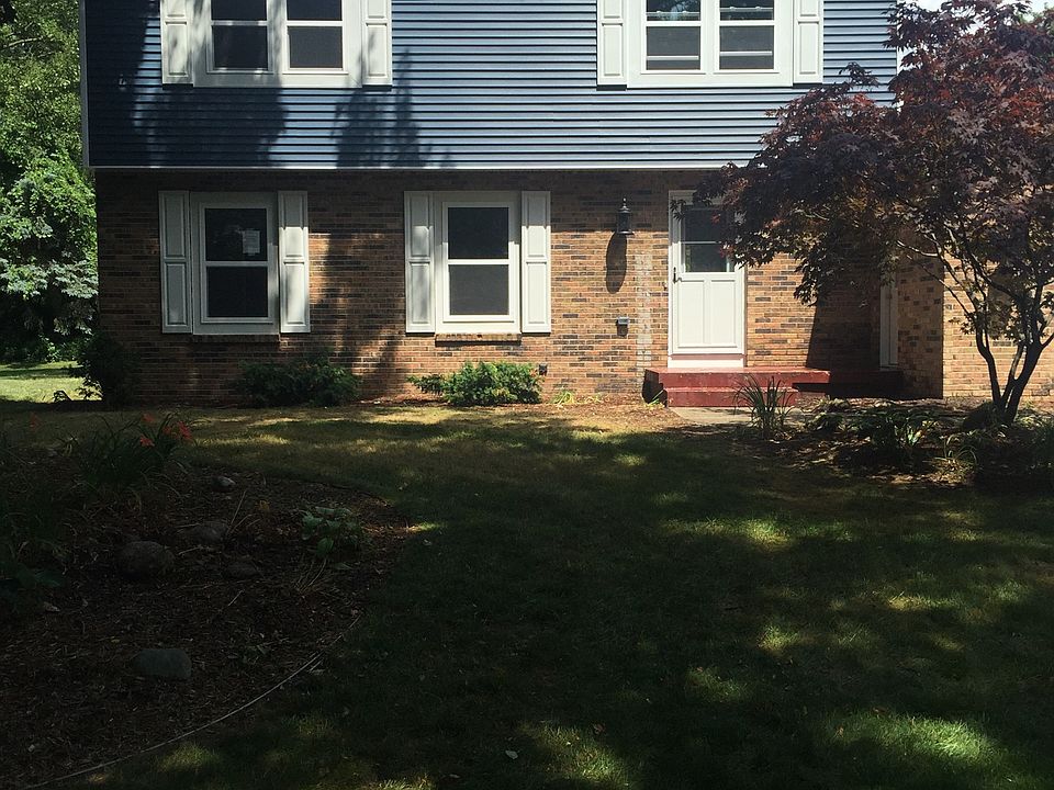1st image of 2460 Birchcrest Dr SE
