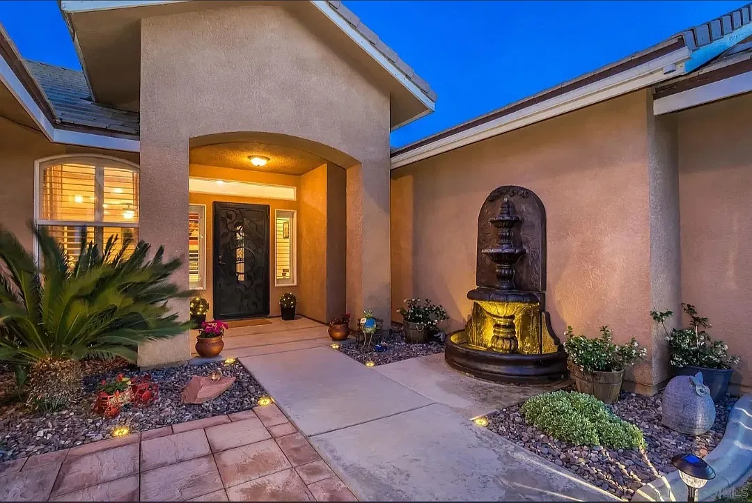 4 bed, 2606 sqft, $5,000 — Photo 2