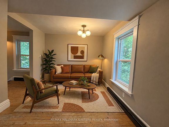 2nd image of 242 Dublin St