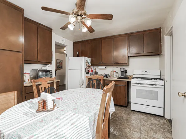 3845 Shore Parkway image 11 of 18